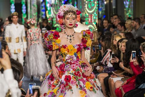 debutto 1985 dolce gabbana categoria nuovi talenti bottege artigianali siciliane|dolce e gabbana storia.